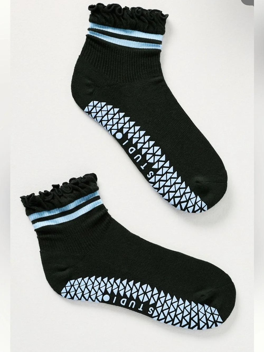 Daily Practice x Pointe Studio Ruffle Grip Socks